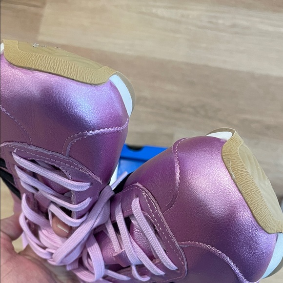 Adidas. Metallic Lilac Country OG - Picture 7 of 14